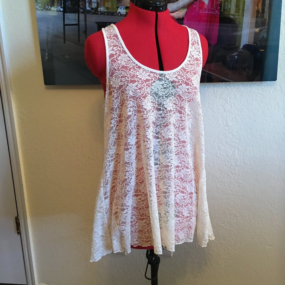 TOOK TO CONSIGNMENT STORE Cream Floral Lace Sleeveless Swing Tunic